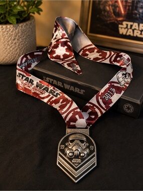 a 2017 Walt Disney World Star Wars "The Dark Side 10K" Race Medal Stormtrooper